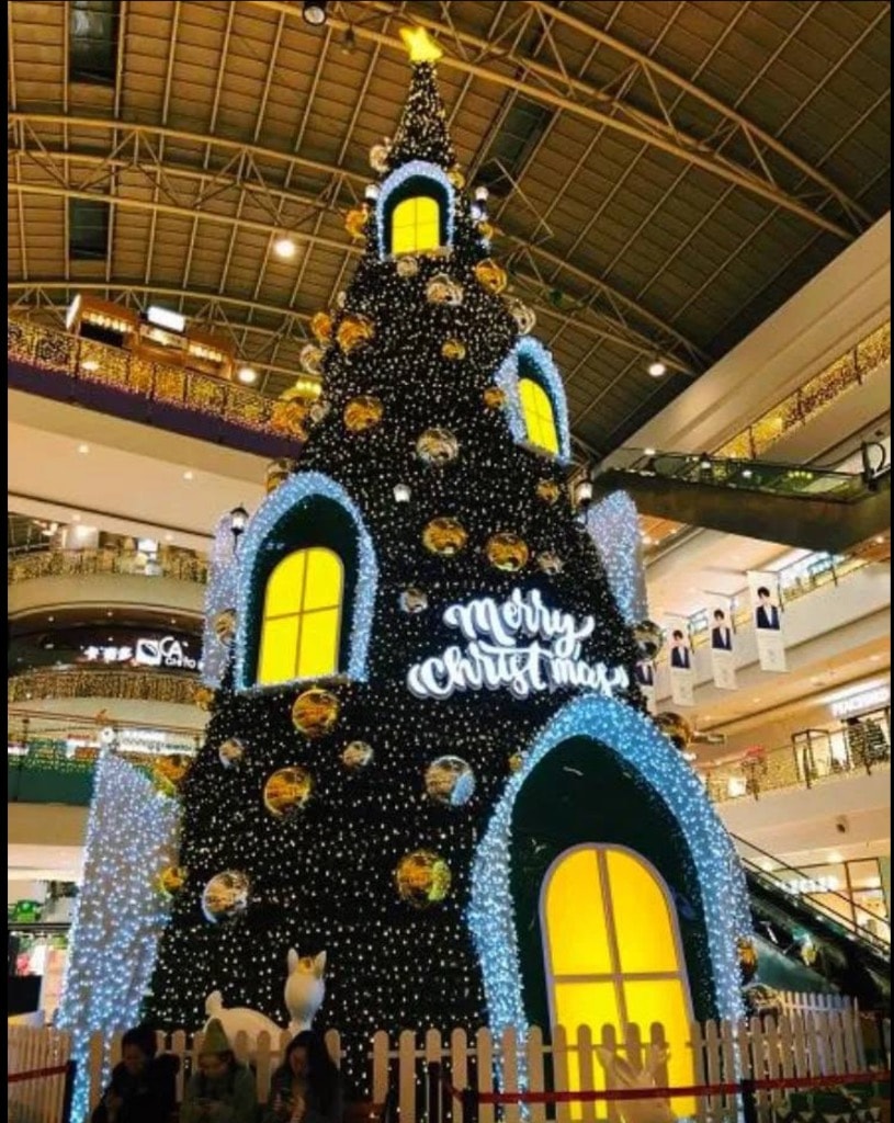 Branded Holiday Installation